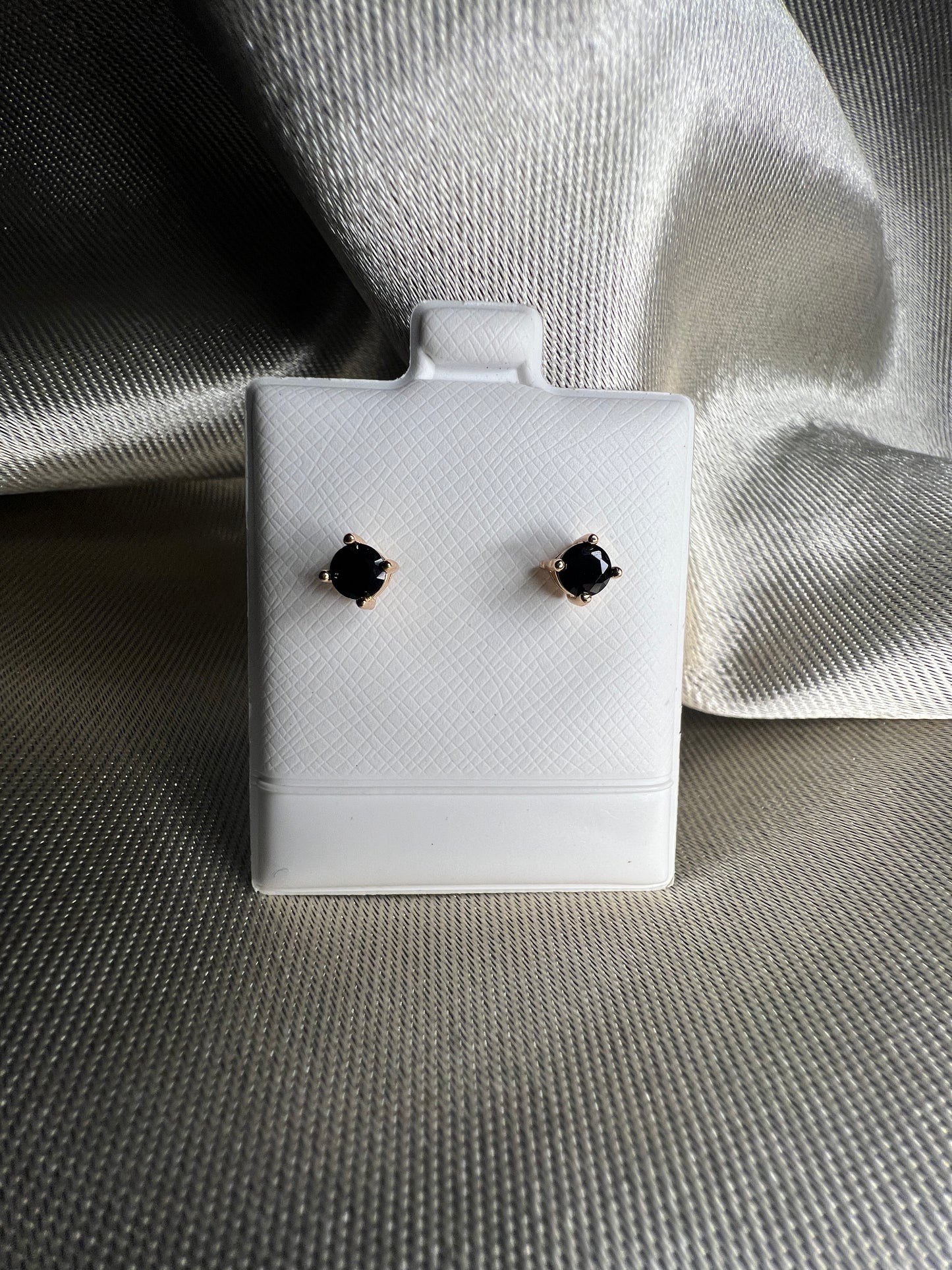 Arete blacklight