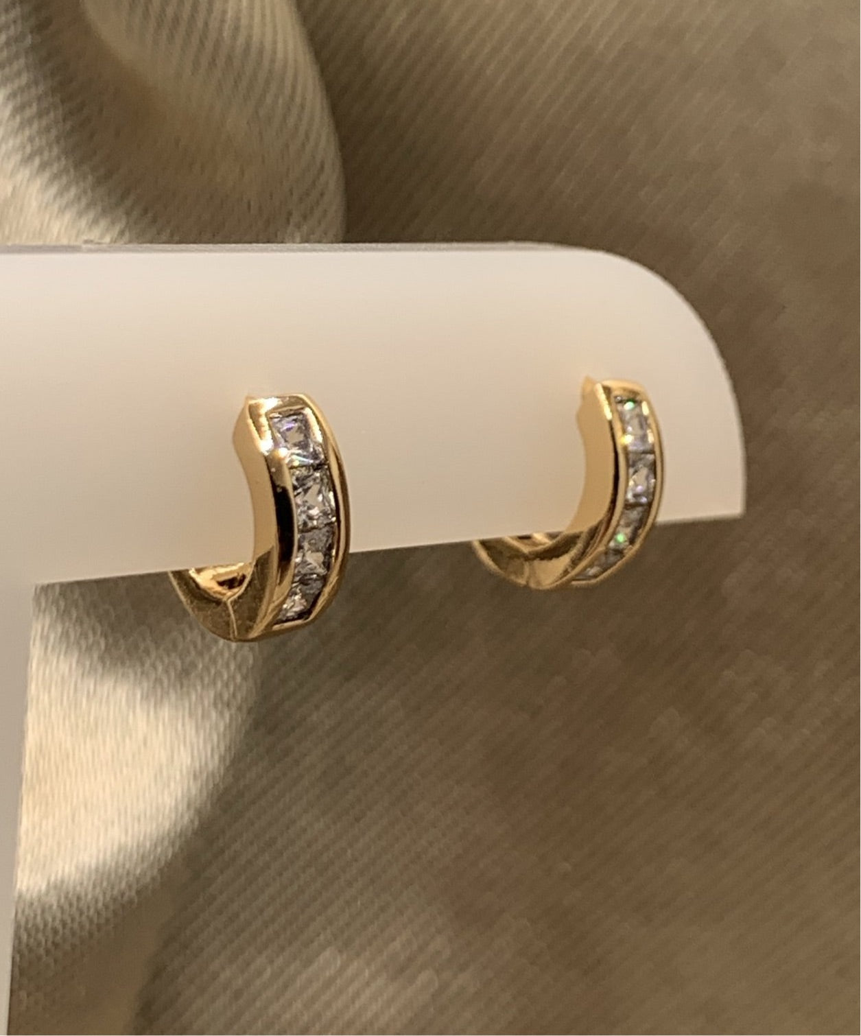 Huggie Mini brightline