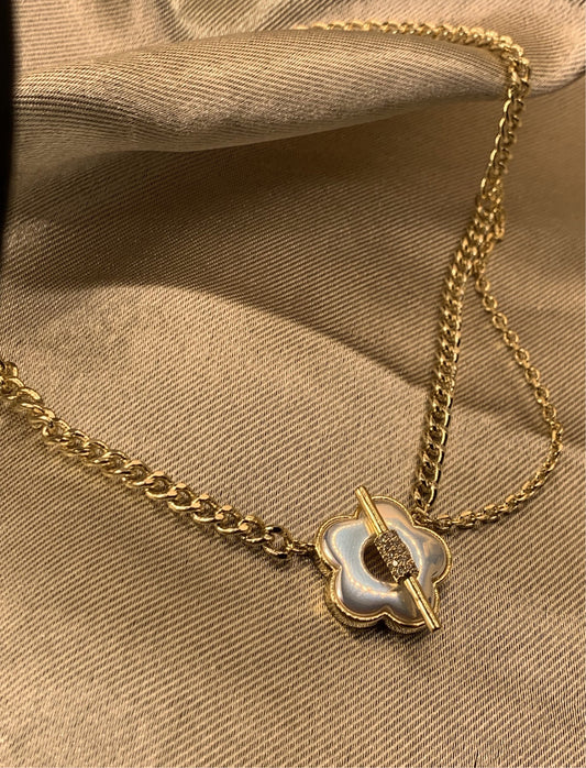 Collar Flower